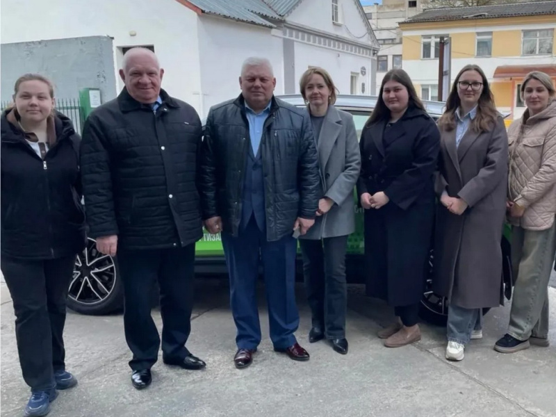 Новый автомобиль для отдела экологического нормирования.