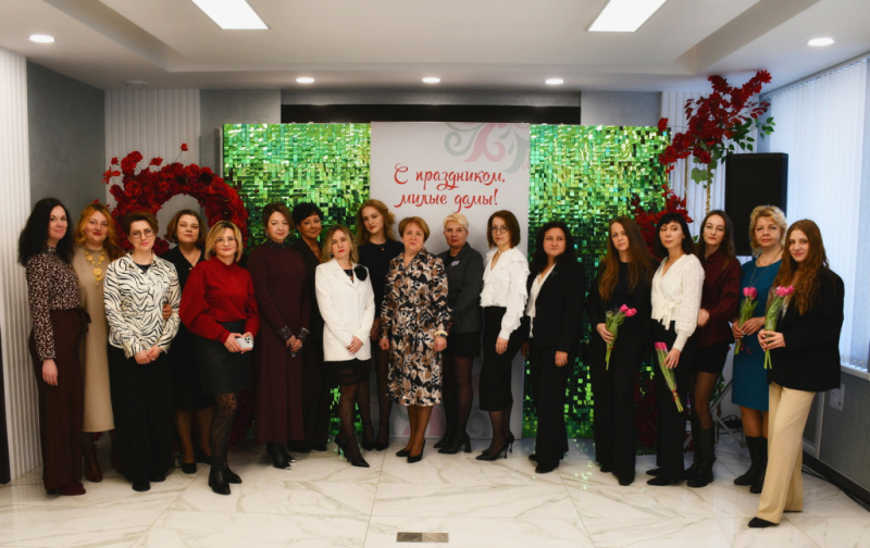 Весеннее тепло и искренние слова: как женщины Гродненского ЦСМС отметили 8 Марта!